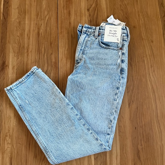 Abercrombie & Fitch Denim - Brand new Abercrombie jeans size 25 short
